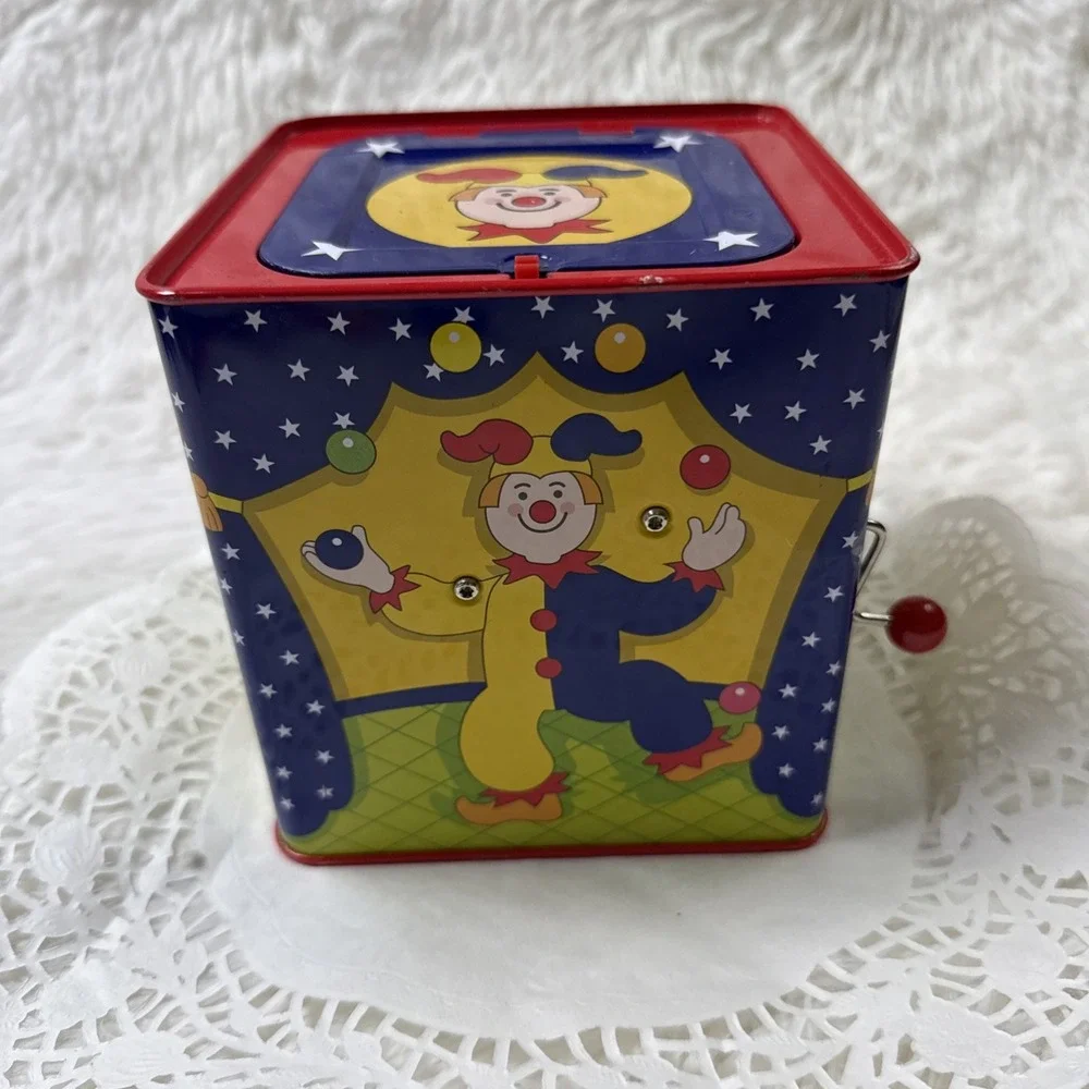 Schylling Jester Jack in the Box Musical Toy Pop Goes the Weasel Working 5.5